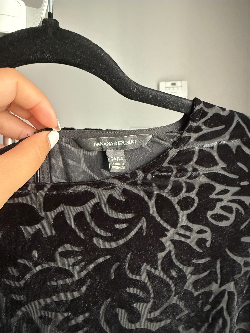 Banana Republic Black Velvet Burnout Gothic Long-Sleeve Goth Elegant Office Wear - Picture 4 of 5